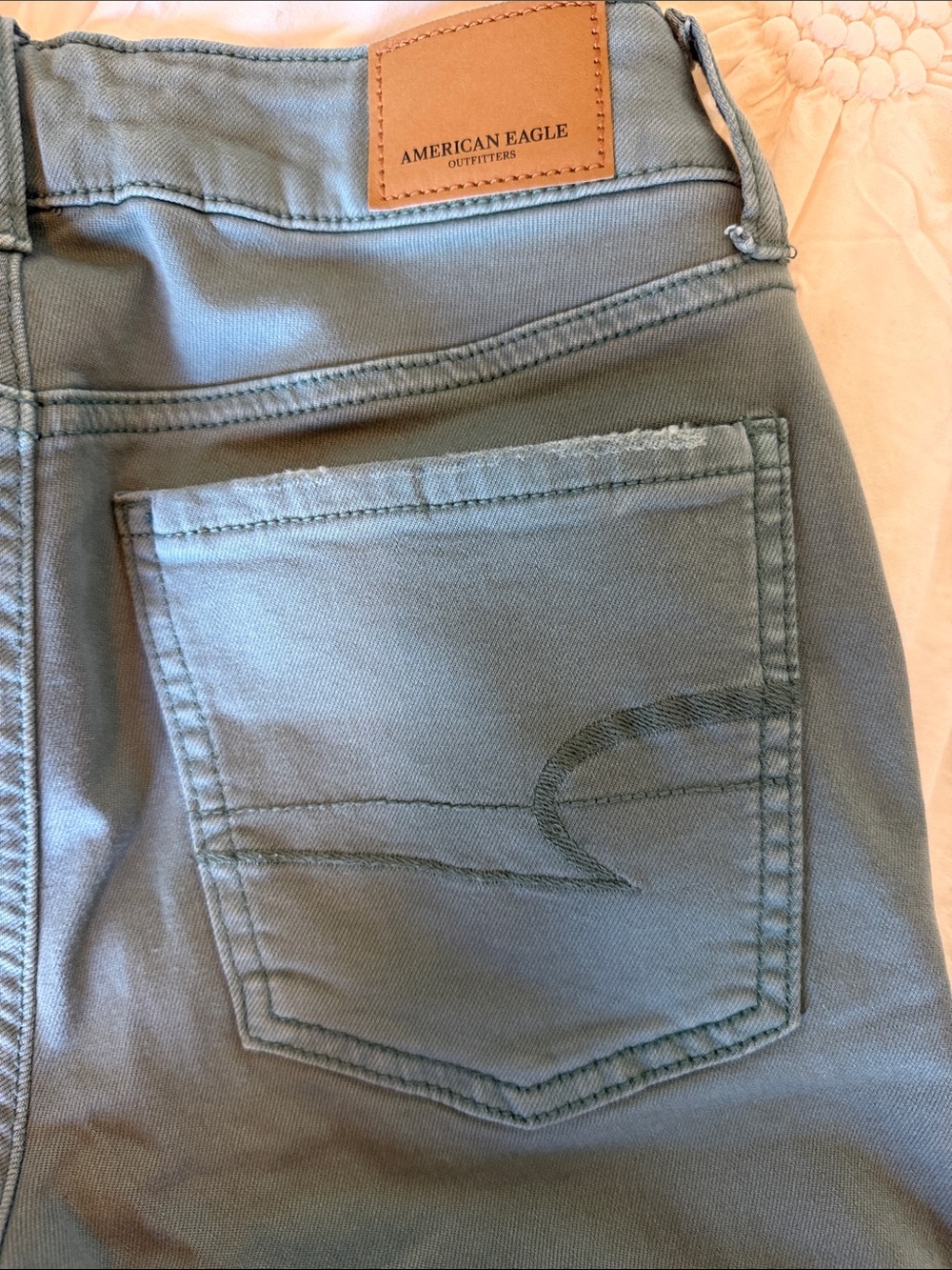 American Eagle Outfitters Olive/sage Green SUPER STRETCH Skinny Jeans. Size 2 - Picture 9 of 9